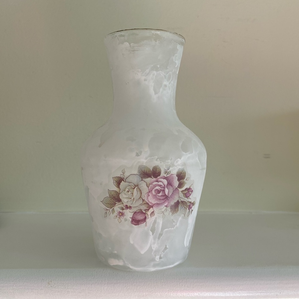 Vintage Arte Murano Casa Elite Satin Glass Vase with flowers